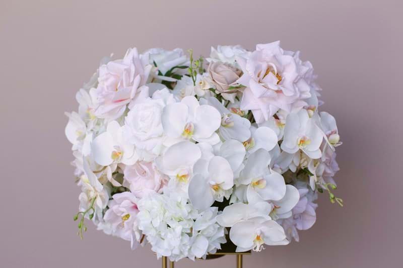 Picture of Wren Grand Centerpiece