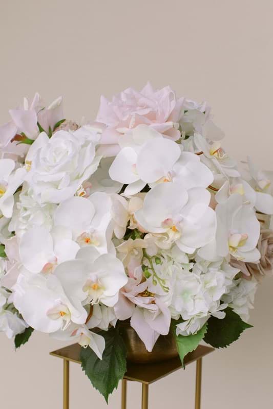 Picture of Wren Grand Centerpiece