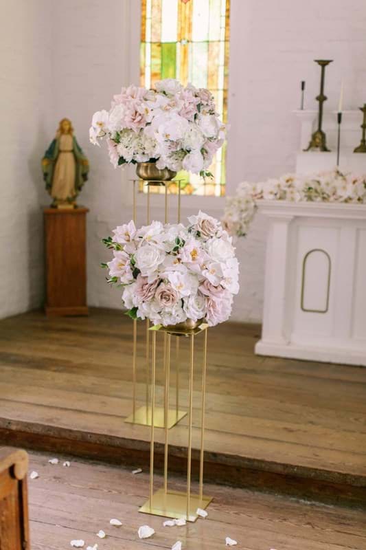 Picture of Wren Grand Centerpiece