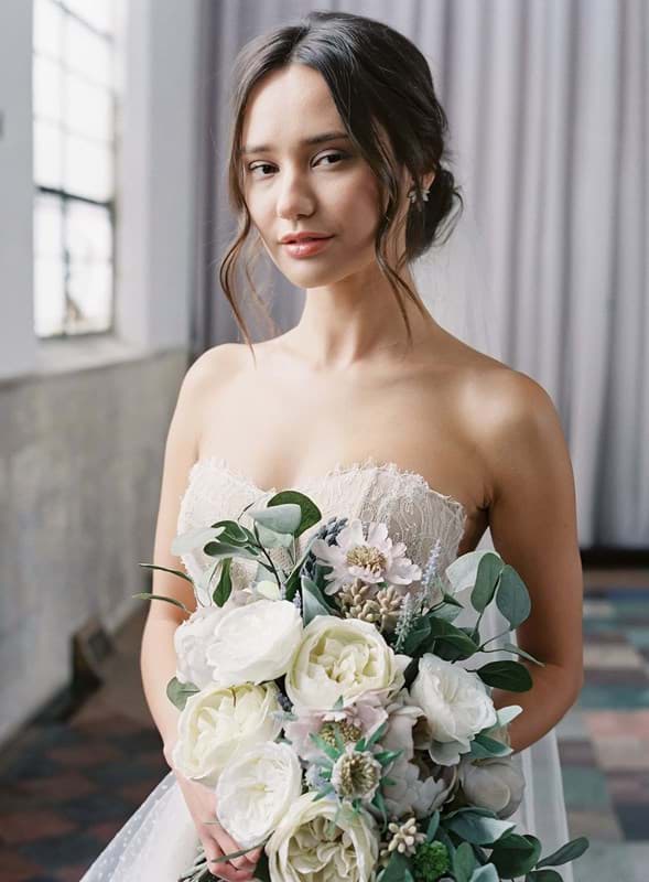 Picture of Taylor Bridal Bouquet (Hand-tied)