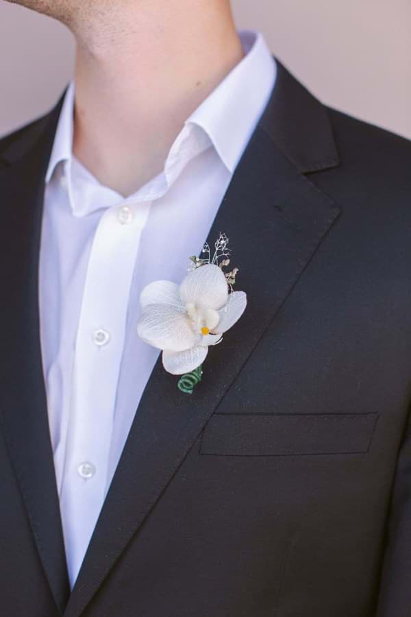 Picture of Wren Boutonniere