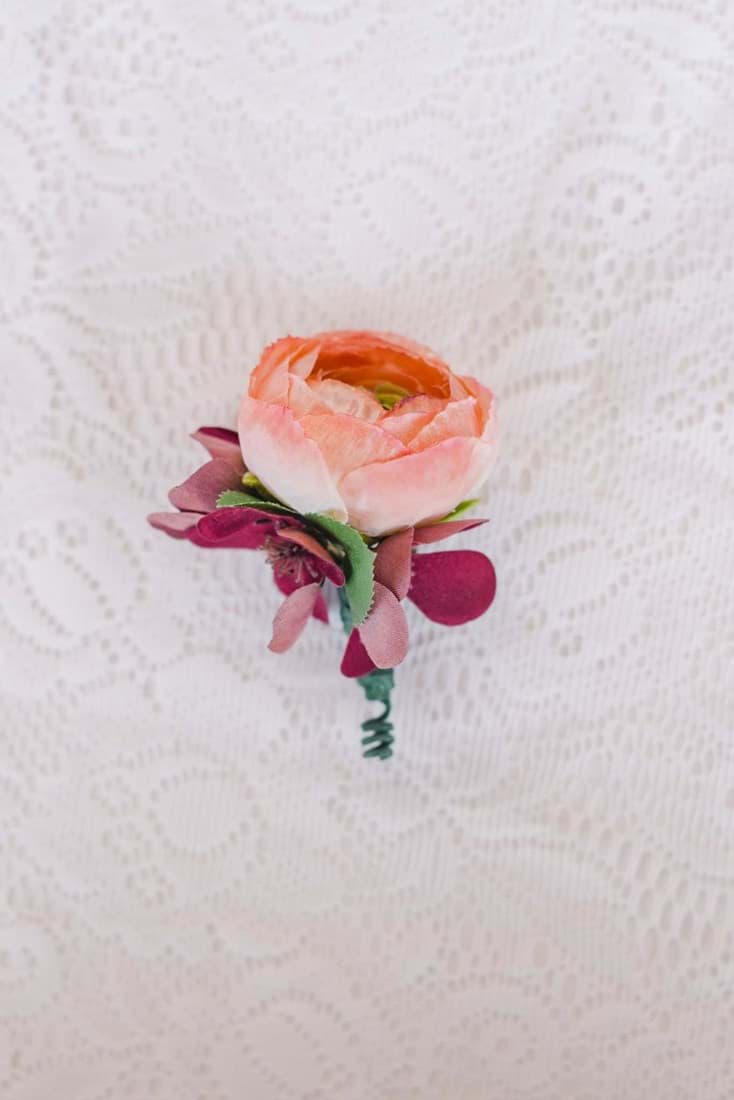 Picture of Nina Boutonniere (Ranunculus)