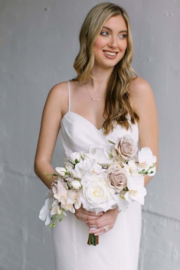 Picture of Wren Bridal Bouquet (Hand-tied)
