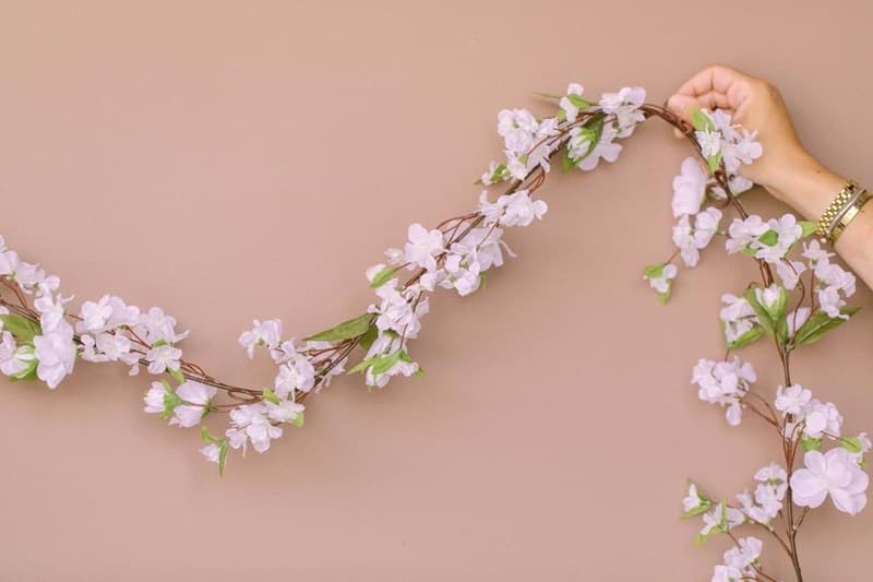 Picture of White Cherry Blossom Garland