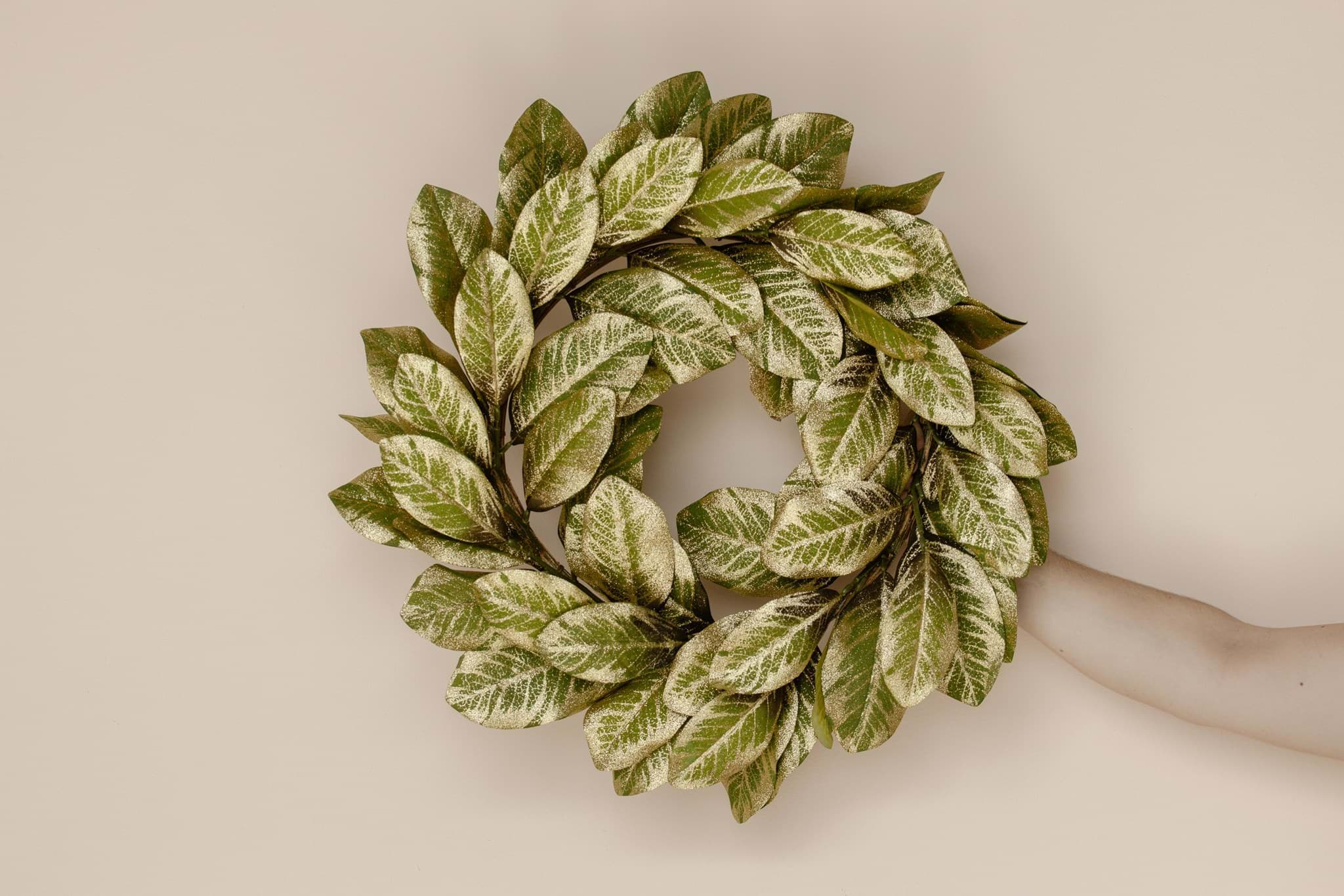 Picture of Gold Trim Magnolia Leaf Wreath