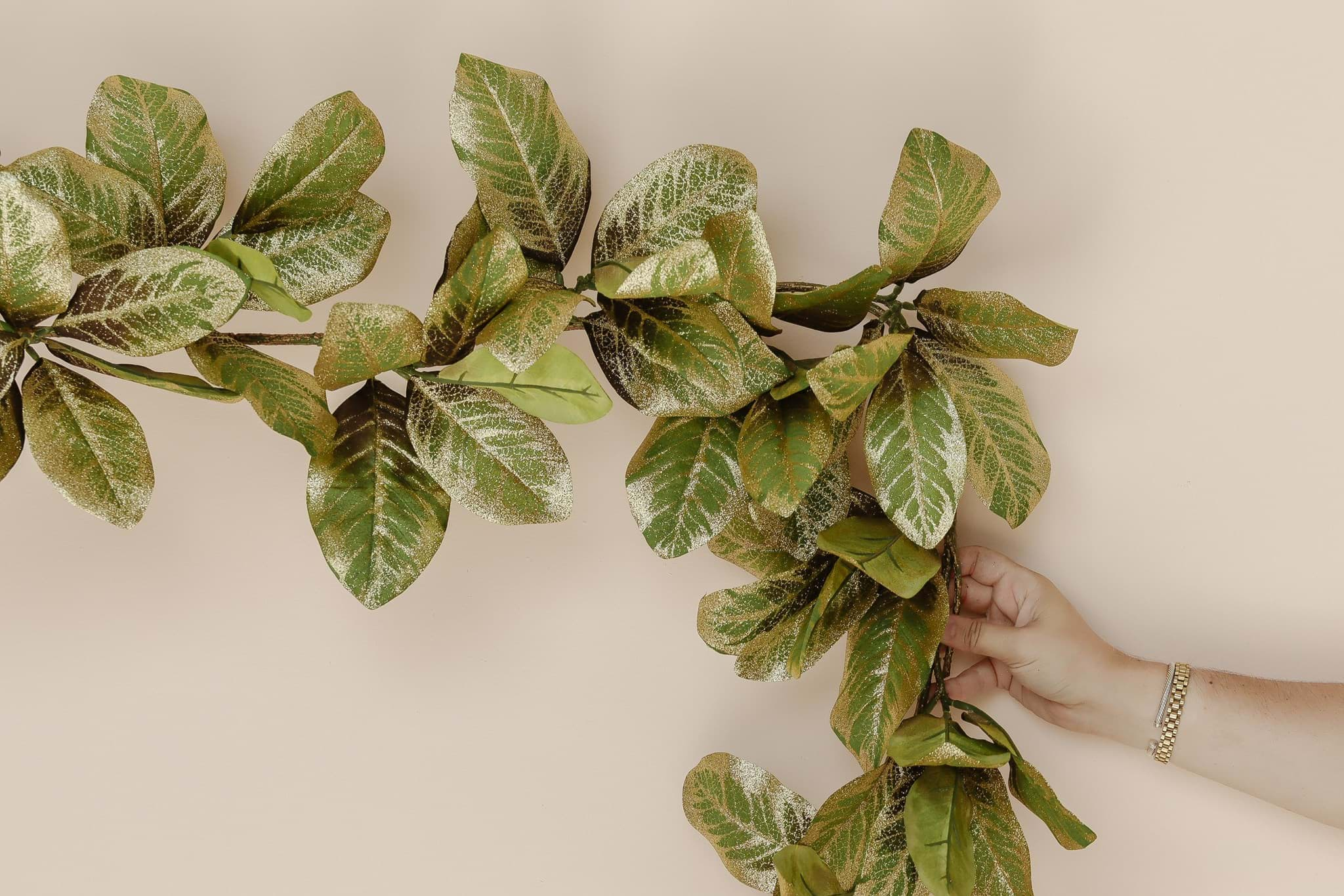 Picture of Gold Trim Magnolia Leaf Garland