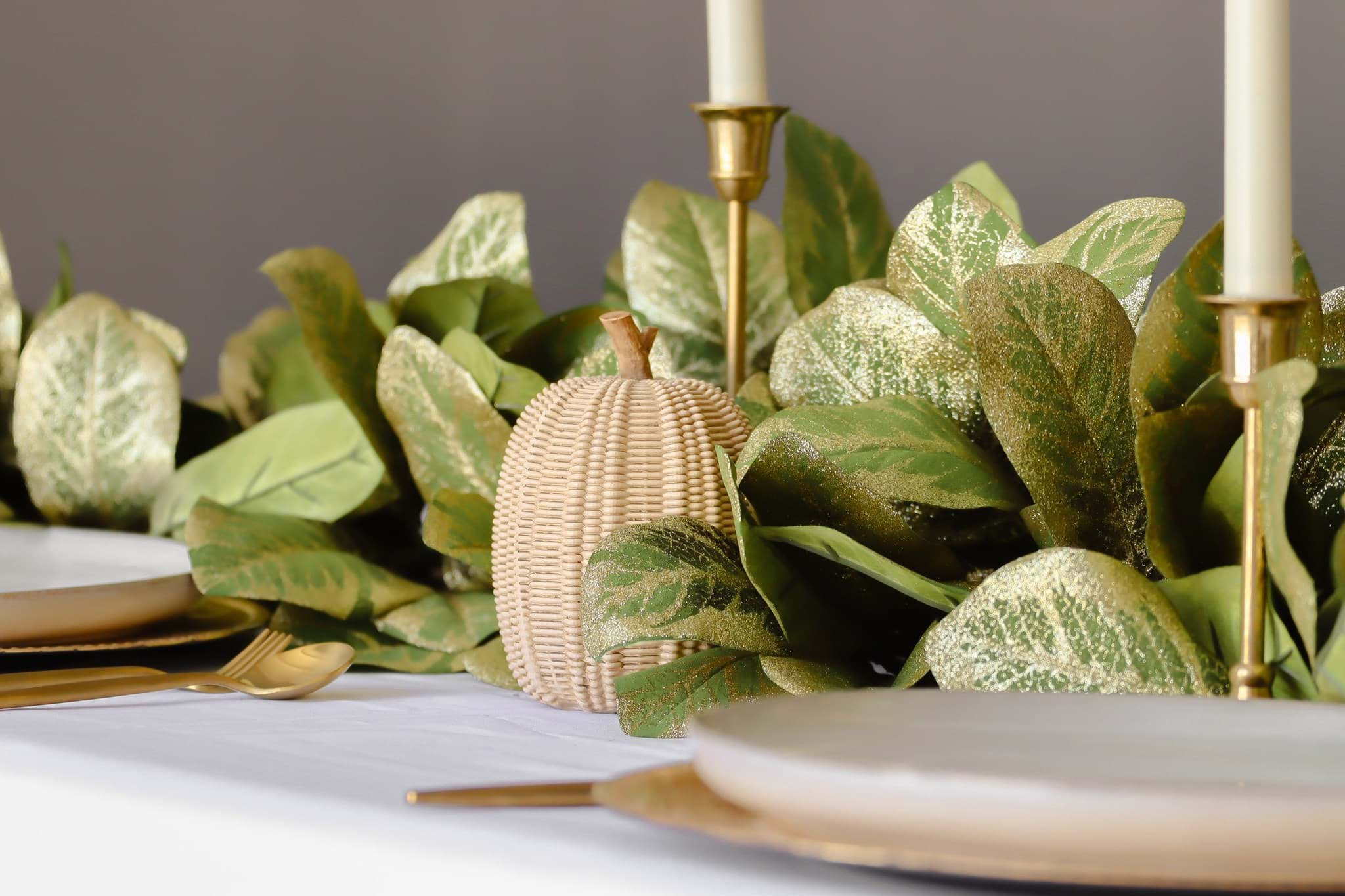 Picture of Gold Trim Magnolia Leaf Garland