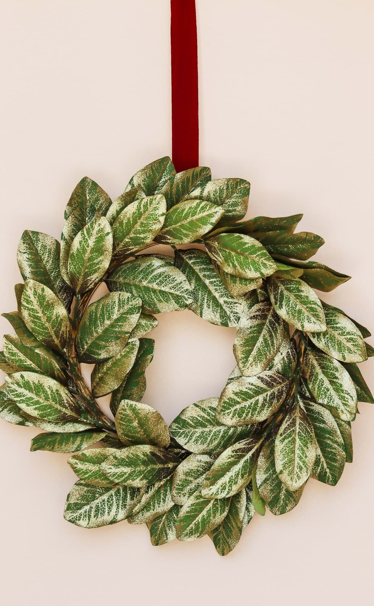 Picture of Gold Trim Magnolia Leaf Wreath