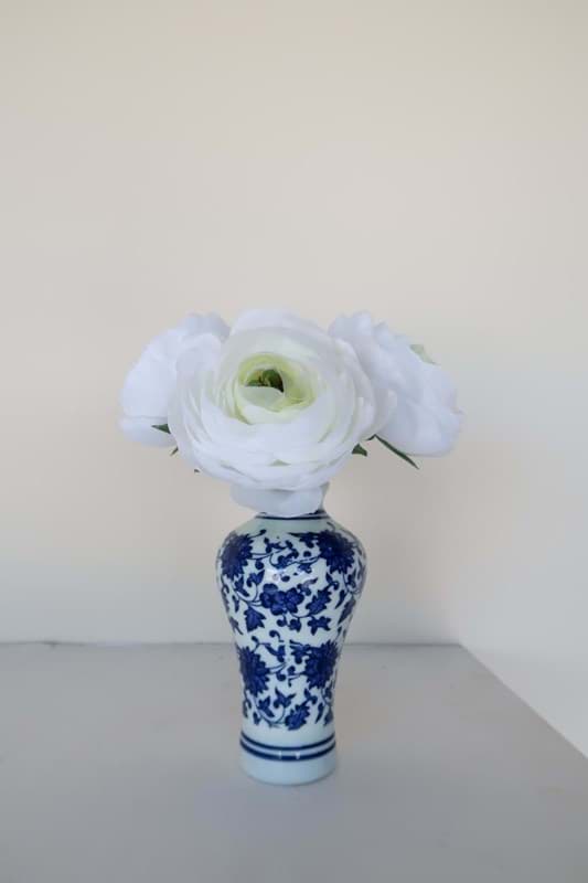 Picture of Petite Ranunculus in Chinoiserie Vase