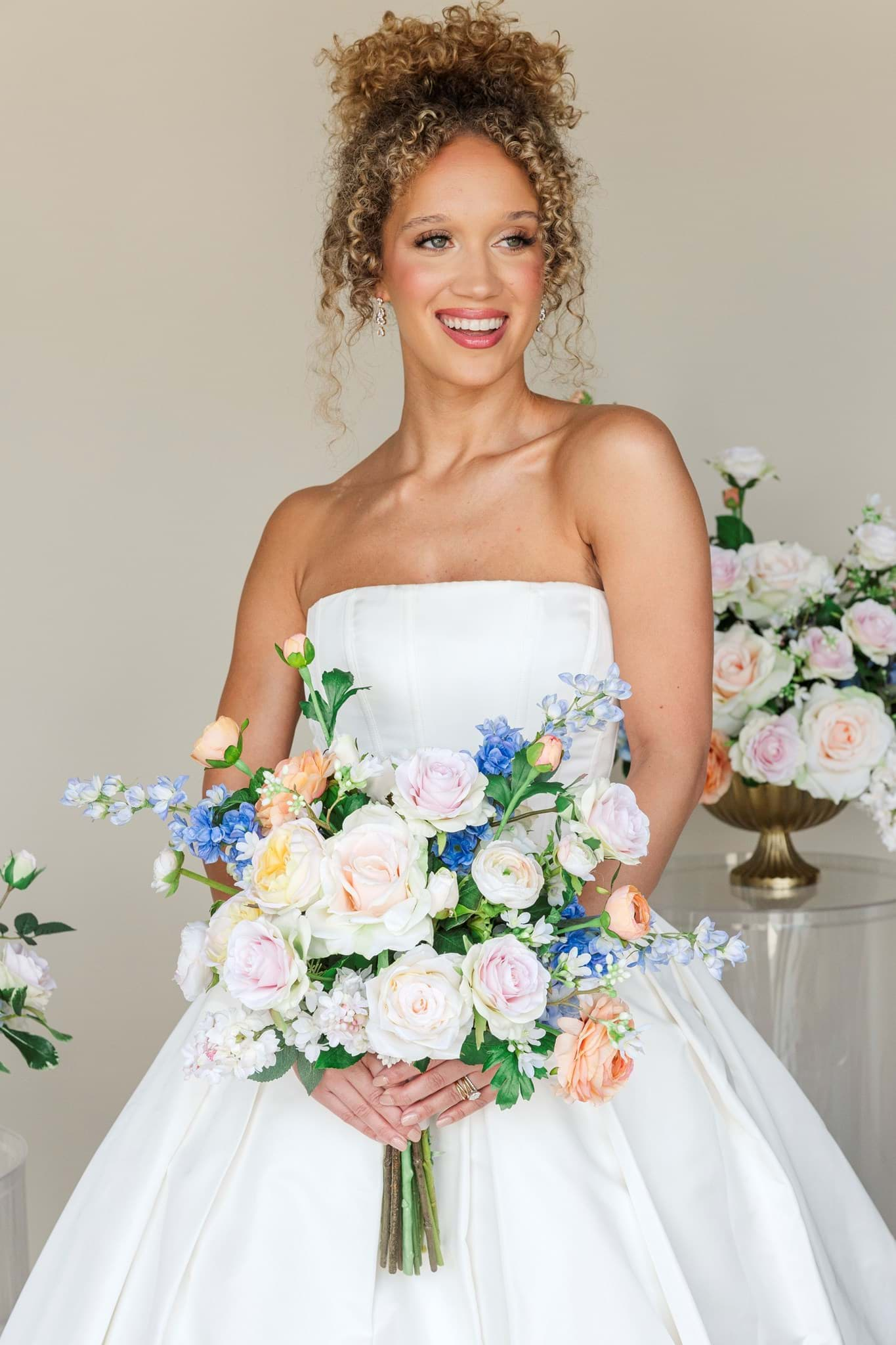 Picture of Kate Bridal Bouquet (Hand-tied)