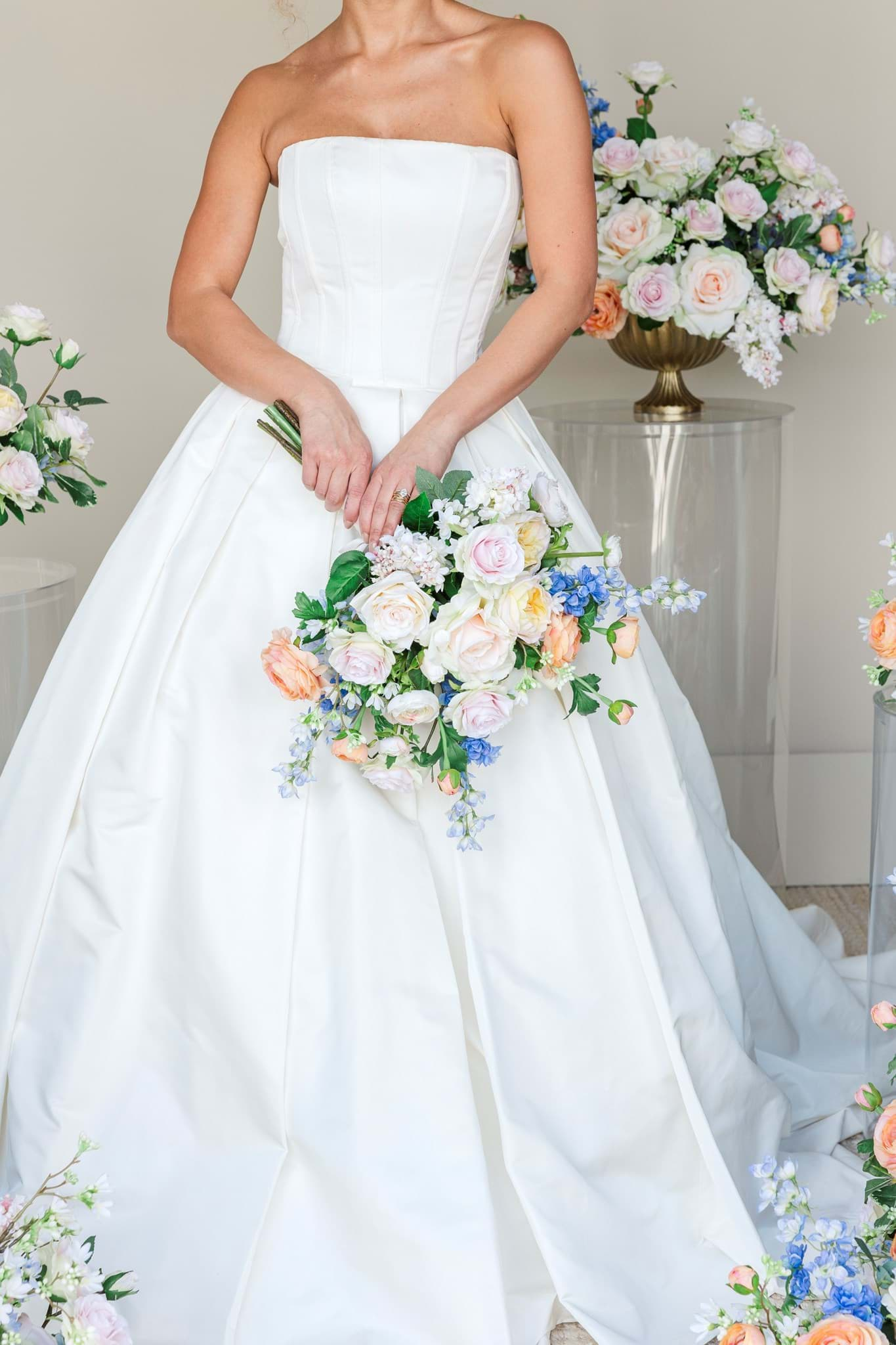 Picture of Kate Bridal Bouquet (Hand-tied)