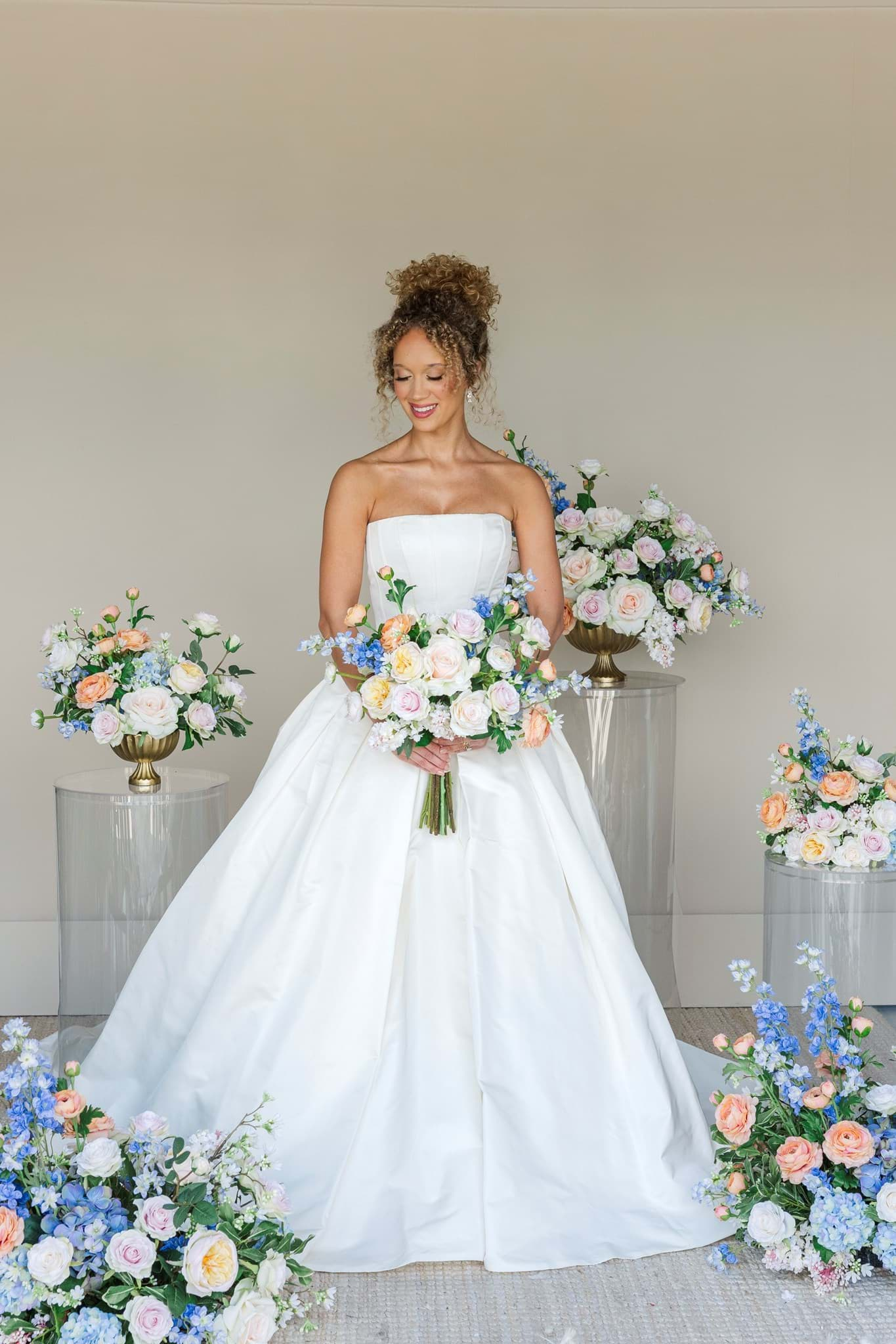 Picture of Kate Bridal Bouquet (Hand-tied)