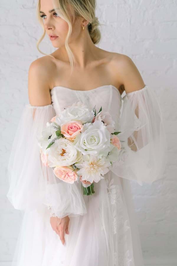 Picture of Charlotte Bridal Bouquet (Round)