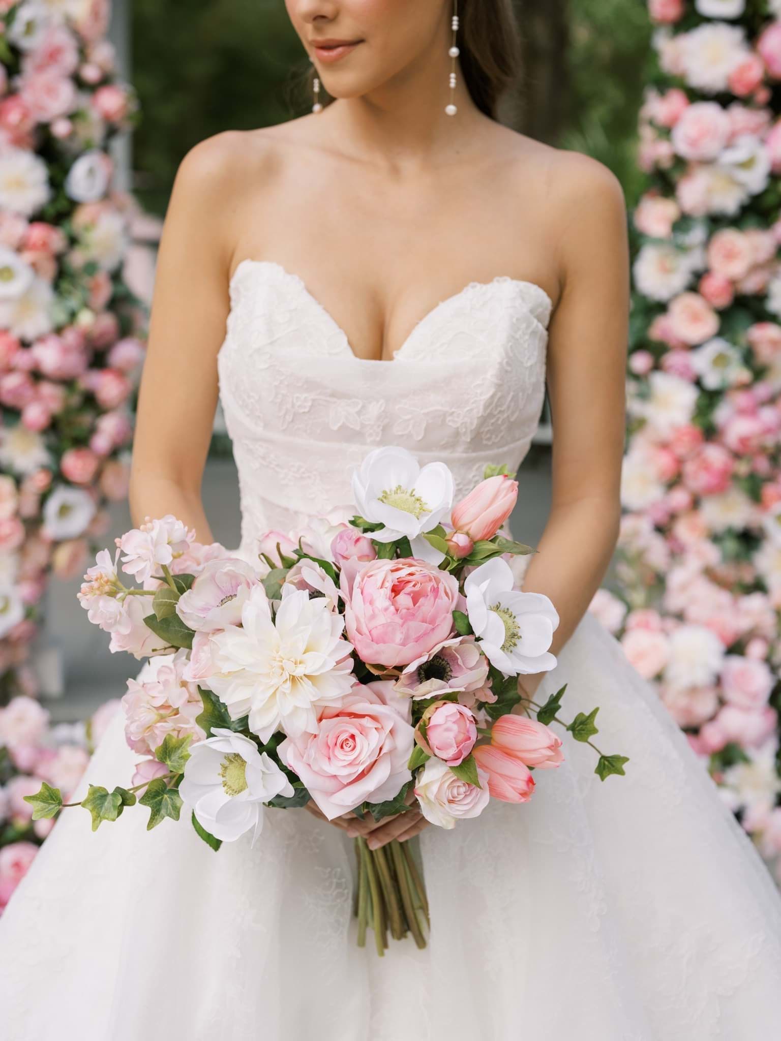 Picture of Charlotte Bridal Bouquet (Hand-tied)