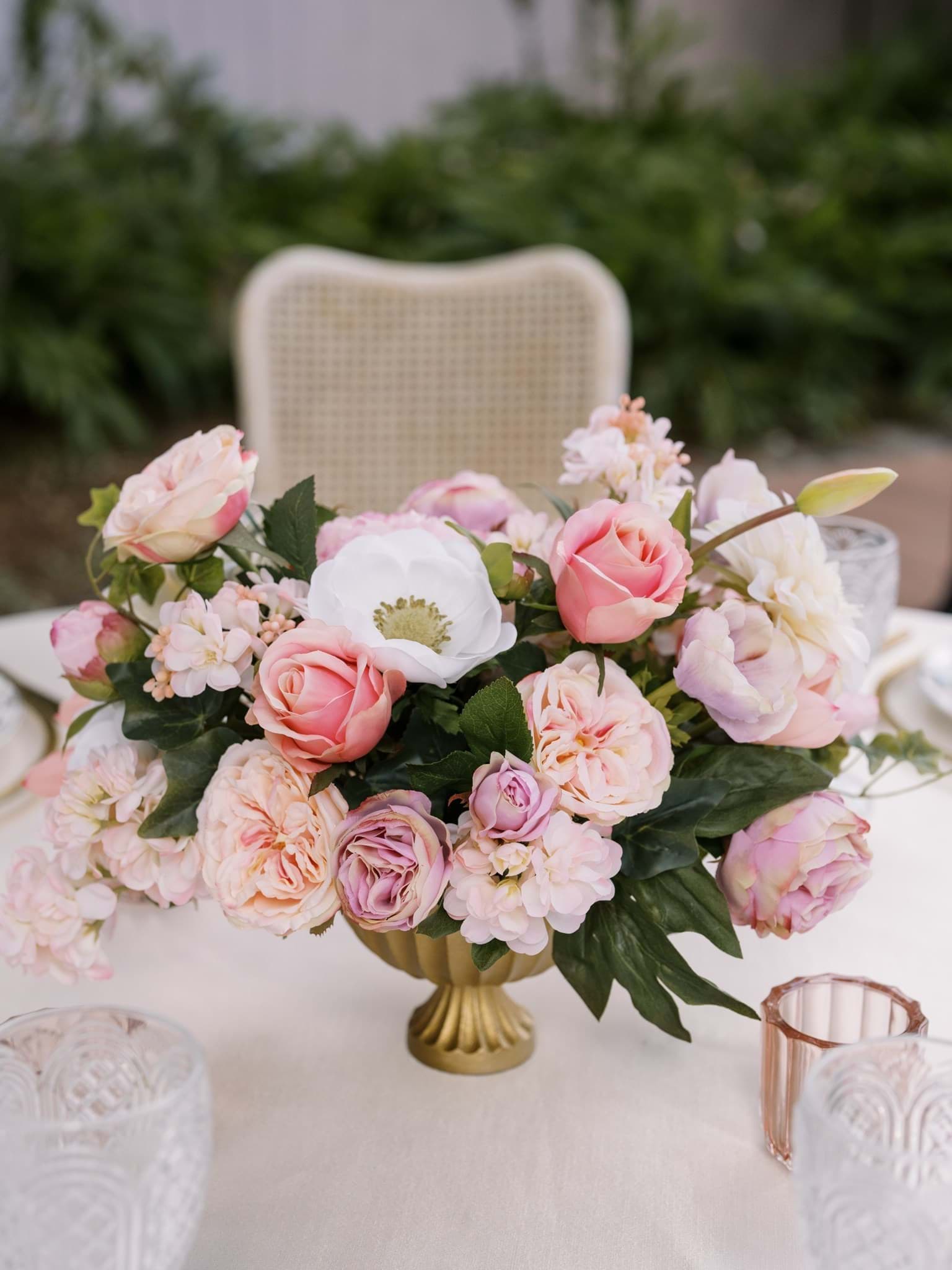 Picture of Charlotte Large Centerpiece