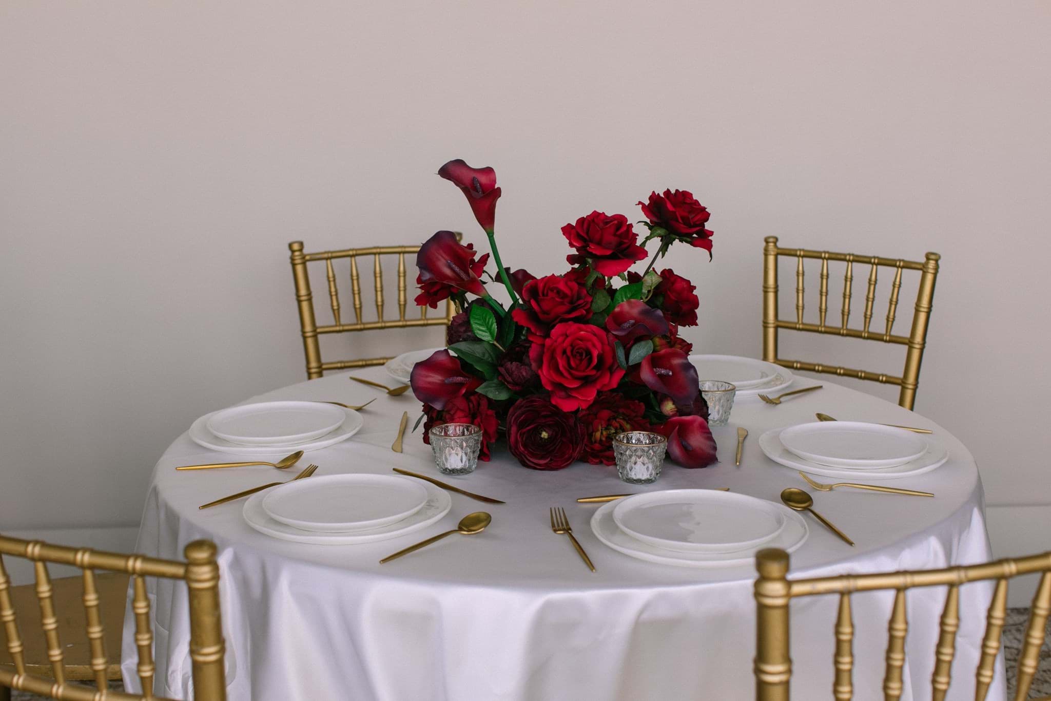 Picture of Stella Large Vaseless Centerpiece