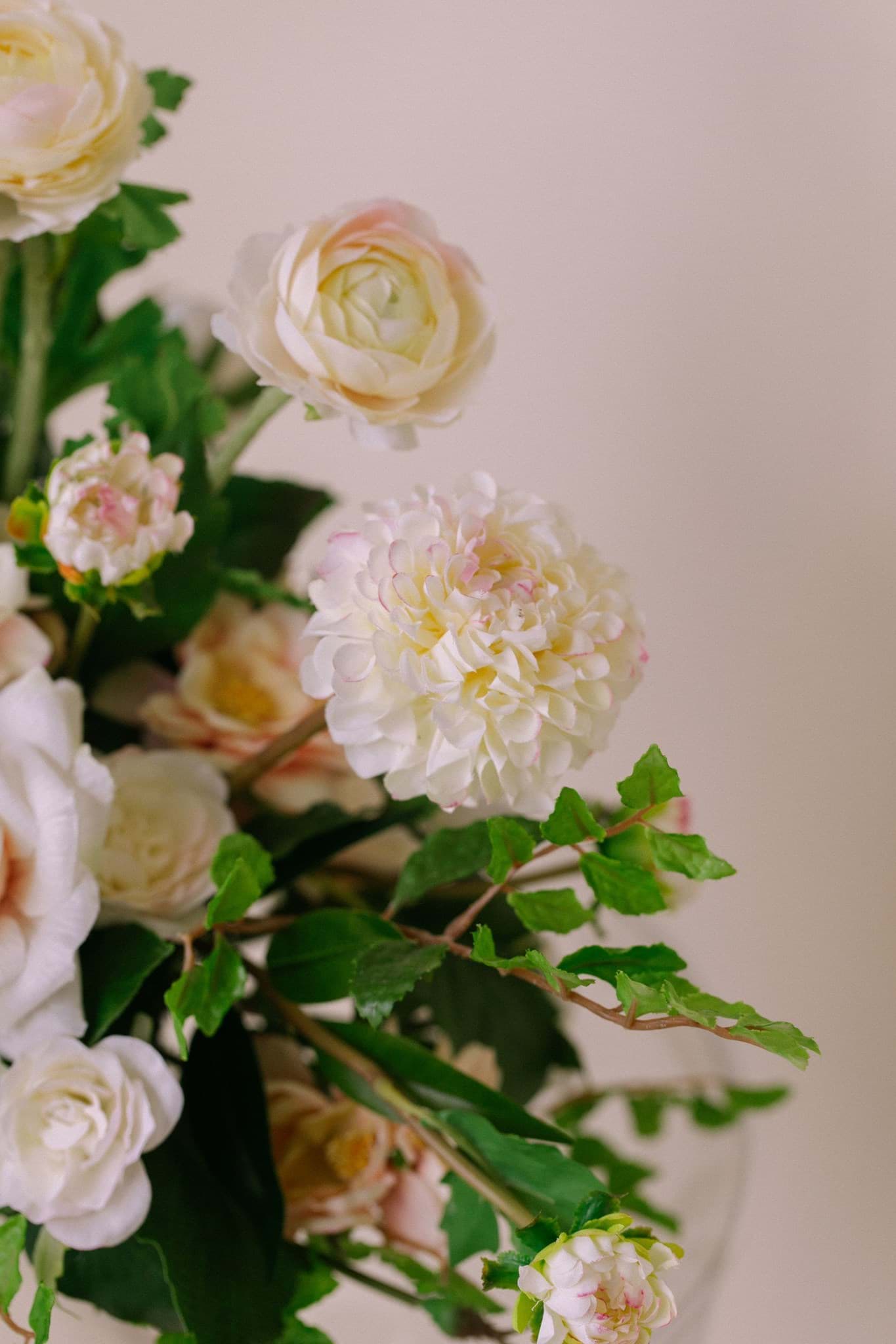 Picture of Eloise Vaseless Centerpiece